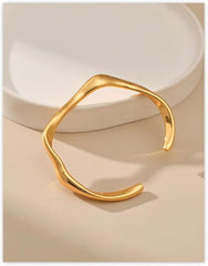 Luxourious Gold Plated Trendy Bracelet