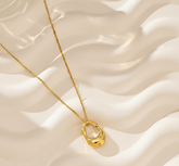 Abstract Pendant Wavy Necklace