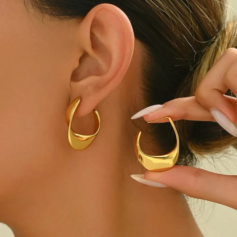 Golden Curve Hoops