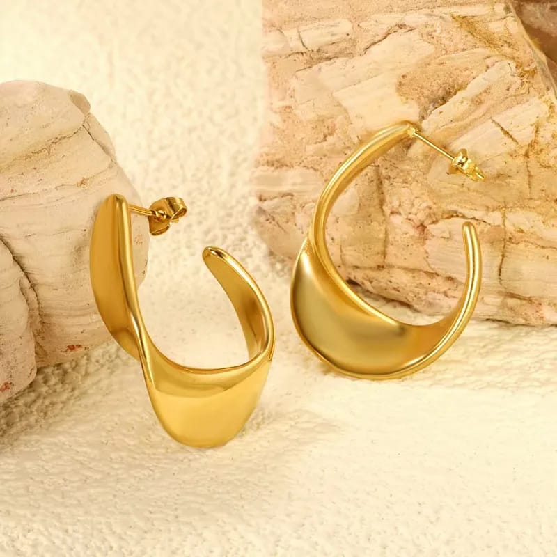 Golden Curve Hoops